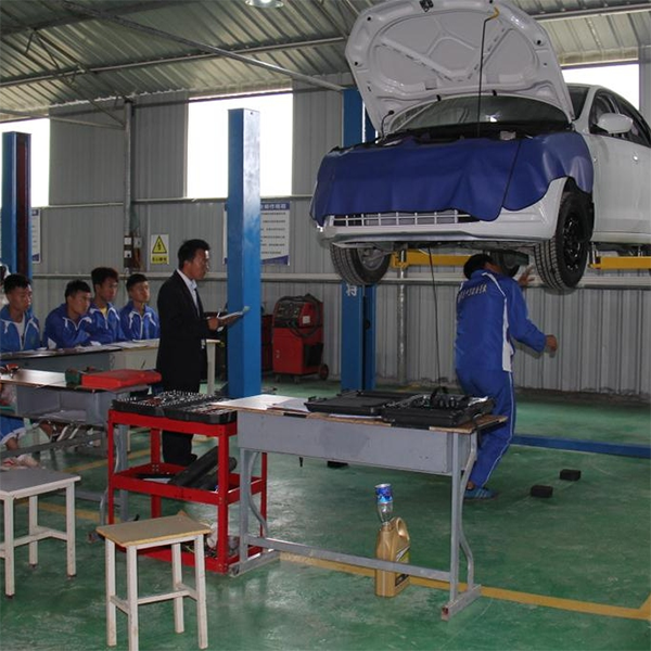 汽車(chē)運(yùn)用與維修專業(yè)